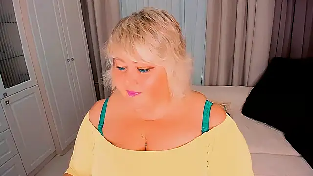Snapshot of BIGTITSBBW chatting on September 20, 4:27 pm BIGTITSBBW online show from September 20, 4:27 pm