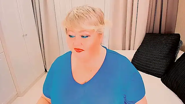 Snapshot of BIGTITSBBW chatting on October 19, 5:59 pm BIGTITSBBW online show from October 19, 5:59 pm