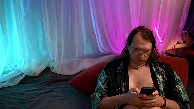Claudia and elon  online show from June 29, 8:21 am