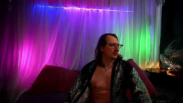 Claudia and elon  online show from July 15, 9:36 am