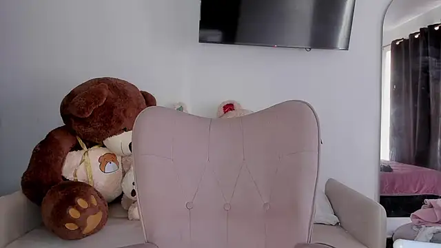 selene king2 online show from April 28, 1:26 pm