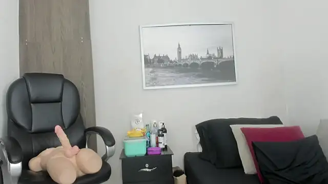 Cheryl JONES online show from December 20, 12:53 pm