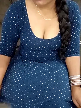 Snapshot of Mounika25 chatting on October 17, 6:22 pm Mounika25 online show from October 17, 6:22 pm