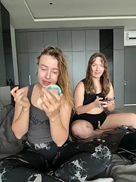 Nura n Sarah online show from November 12, 1:14 am