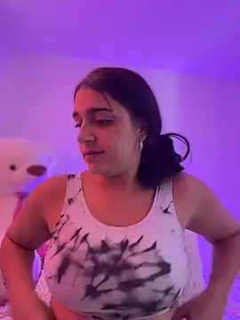 Alicia Ruiz online show from October 30, 7:04 pm