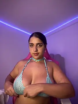 Alicia Ruiz online show from April 4, 8:51 pm