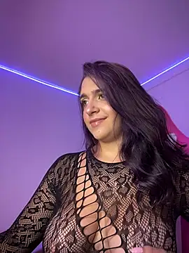 Alicia Ruiz online show from April 21, 8:05 pm