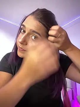 Alicia Ruiz online show from April 23, 8:11 pm