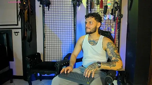 Twisted Fantasy online show from November 8, 5:23 am