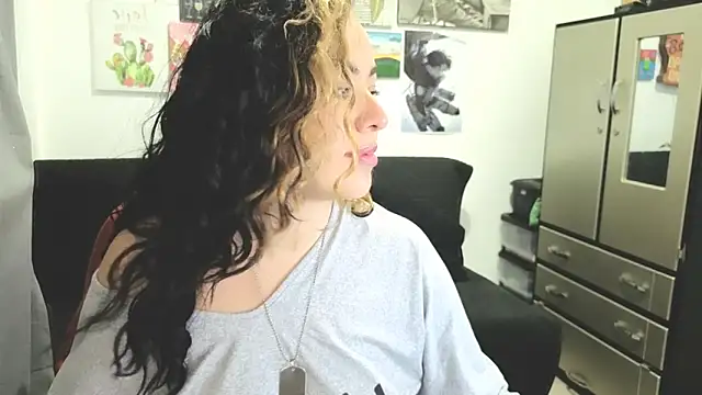 joan-star online show from April 26, 4:49 pm