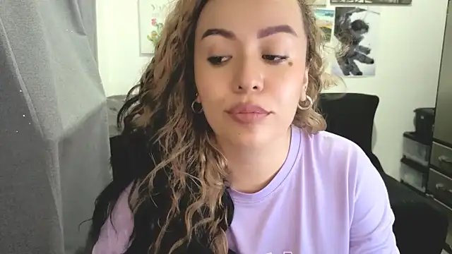 joan-star online show from April 20, 6:11 pm