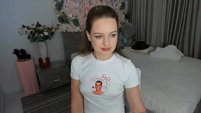 MiracleCurly online show from October 6, 7:29 pm