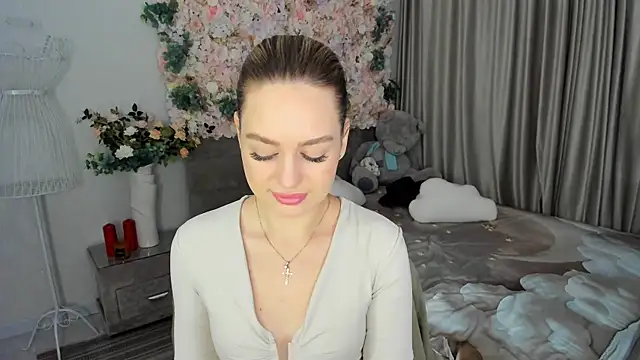 MiracleCurly online show from October 16, 7:49 pm