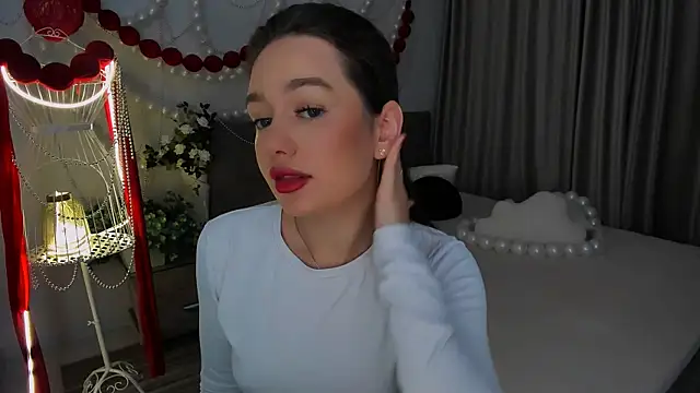 MiracleCurly online show from March 17, 6:12 pm