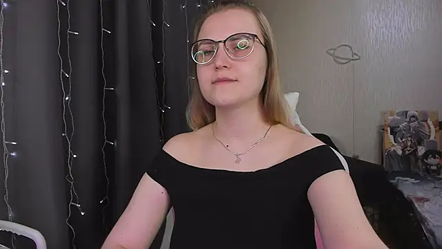 MissBrightShine online show from April 25, 1:41 pm