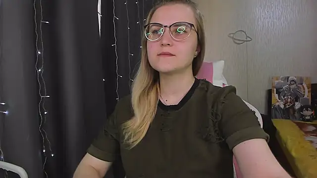 MissBrightShine online show from July 1, 3:11 pm