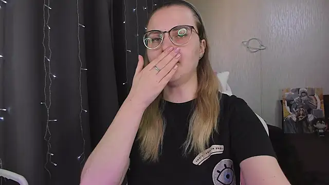 MissBrightShine online show from April 1, 1:41 pm