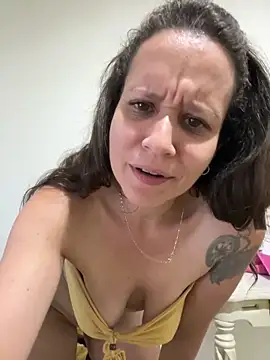 hotcookie28 online show from April 22, 2:52 am