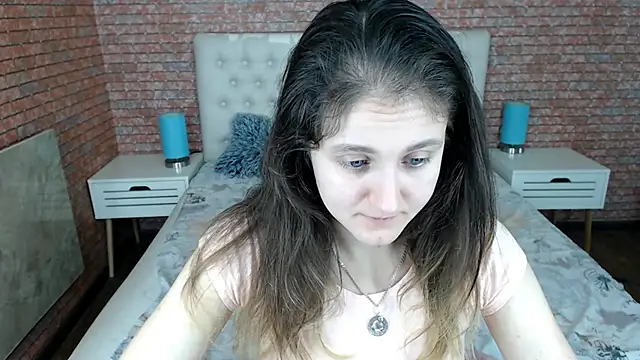 Holliy Cooper online show from November 4, 8:30 am