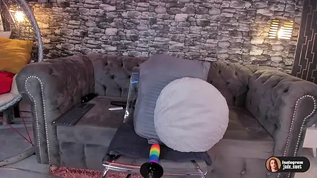 jade swet online show from November 19, 9:53 am