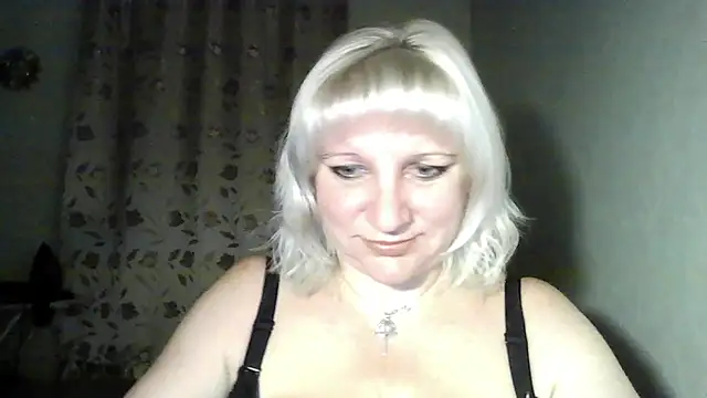 Snapshot of MeilomaWesa chatting on October 18, 6:42 pm MeilomaWesa online show from October 18, 6:42 pm