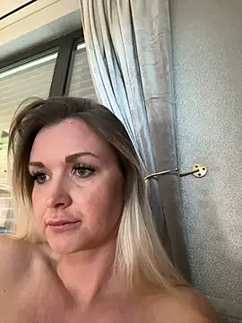 Bella-Tight online show from April 22, 8:11 am