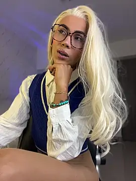 Miss sagitario online show from April 25, 12:41 pm