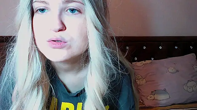 Sara4uu online show from September 25, 9:45 pm