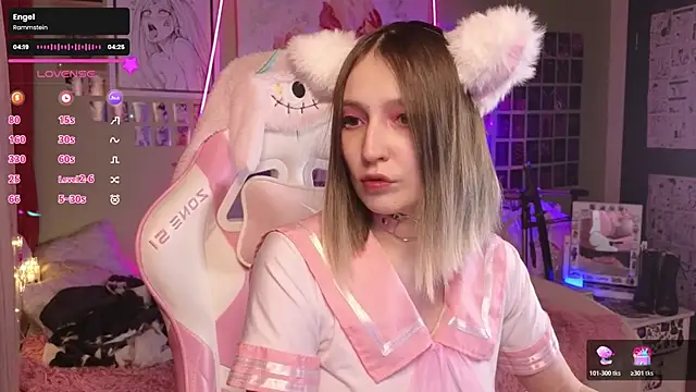 evierosen online show from November 19, 9:48 pm