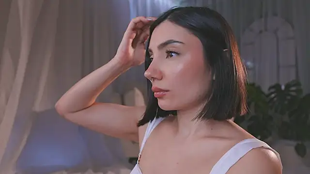 AmyArmstrong online show from April 23, 9:50 pm