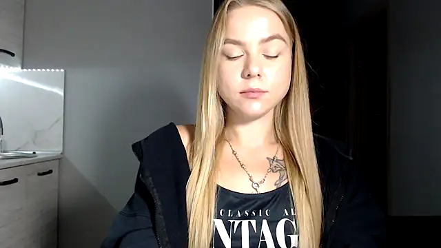 Snapshot of Sunbeam_ chatting on September 25, 9:56 pm Sunbeam online show from September 25, 9:56 pm
