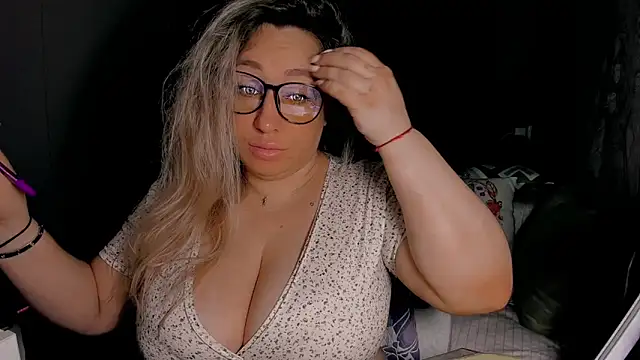 CumOnMy Tits online show from April 26, 1:14 am