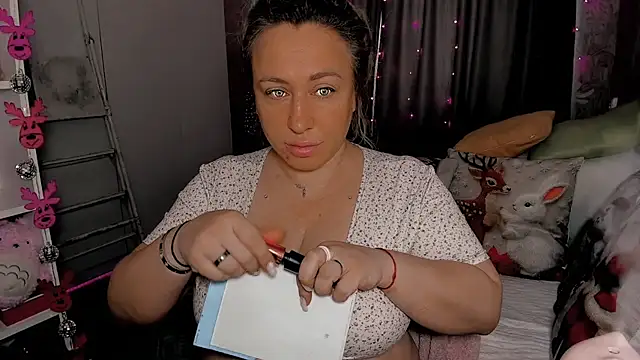 CumOnMy Tits online show from December 14, 3:34 am