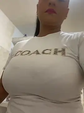 Snapshot of sofia_xxx02 chatting on September 13, 12:02 pm sofia xxx02 online show from September 13, 12:02 pm