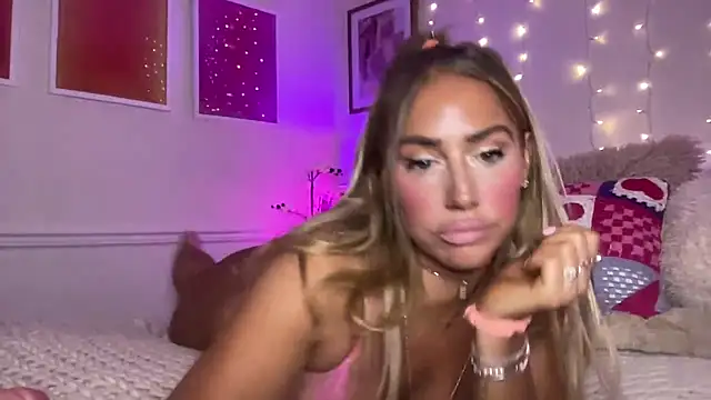 Fitnessbabe69 online show from April 22, 8:33 am