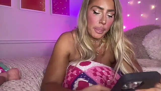 Fitnessbabe69 online show from April 23, 10:23 am