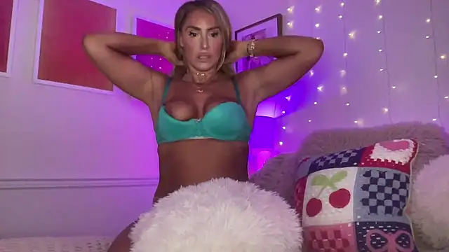 Fitnessbabe69 online show from March 27, 7:32 am